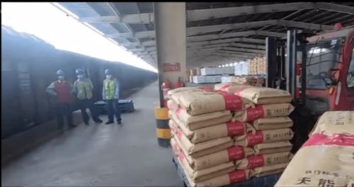 从 拼车 到 专车 世界 朋友圈 更精彩